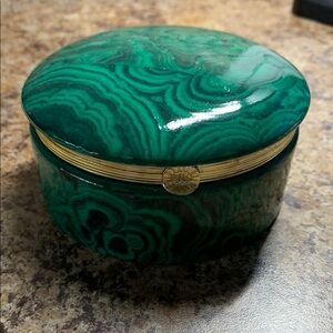 Vintage Andrea by sadek Jade Emerald Green Round faux Malachite 7496 Jewelry Box